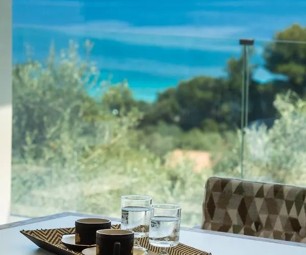 Ouranos - Luxurius Modern Pool, Close To The