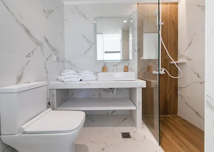 Ouranos - Luxurius Modern Pool, Close To The Villa